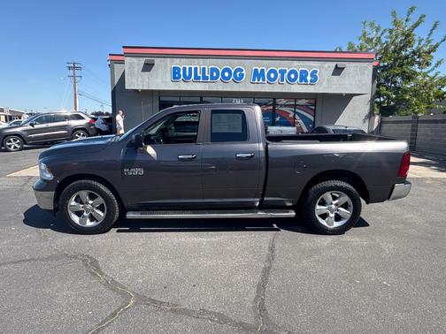 Granite Crystal Metallic Clearcoat 2016 RAM 1500 Big Horn