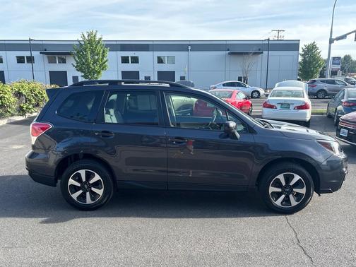 Dark Gray Metallic 2017 Subaru Forester 2.5i Premium