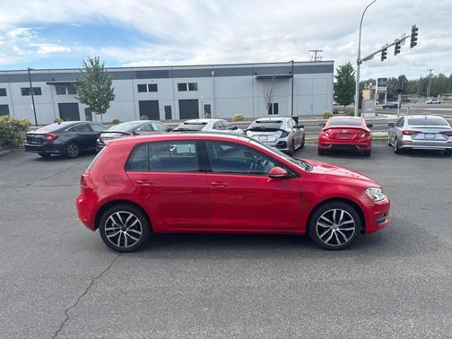 Tornado Red 2016 Volkswagen Golf TSI SE 4-Door