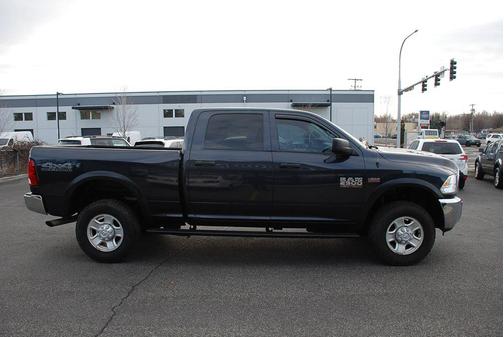 2018 RAM 2500 Tradesman Crew Cab 4x4 6'4' Box