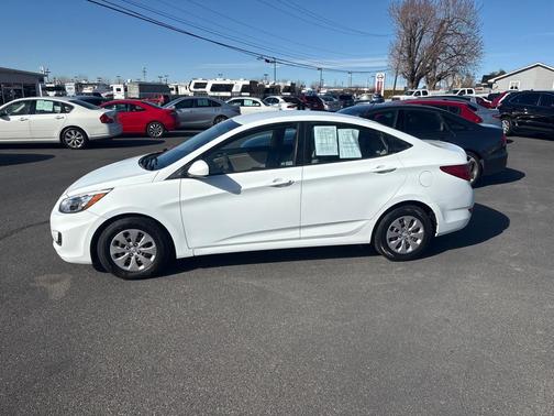 2016 Hyundai Accent SE
