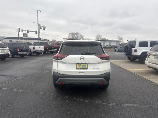 2022 Nissan Rogue SV