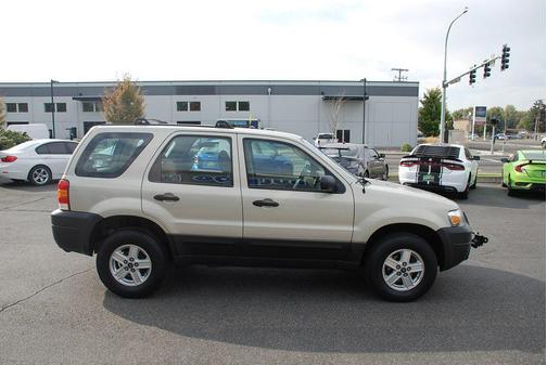 2005 Ford Escape XLS