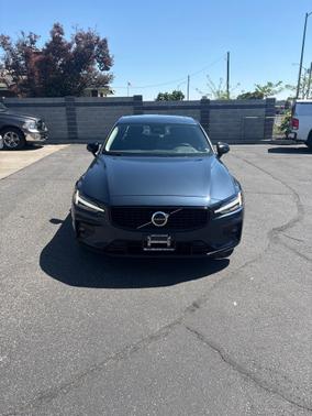 Denim Blue Metallic 2023 Volvo S60 B5 Core Dark Theme