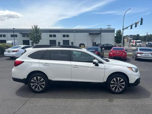 Crystal White Pearl 2017 Subaru Outback 2.5i Limited