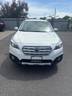 Crystal White Pearl 2017 Subaru Outback 2.5i Limited
