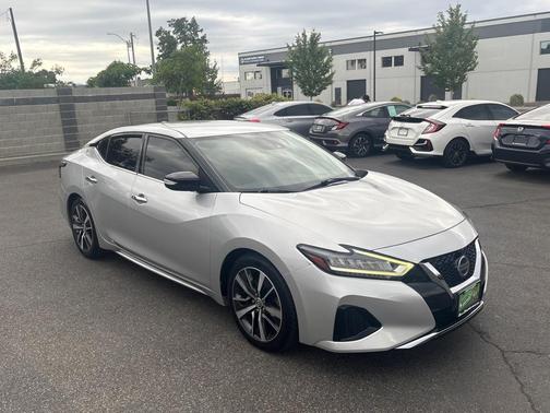 Brilliant Silver Metallic 2020 Nissan Maxima 3.5 SV