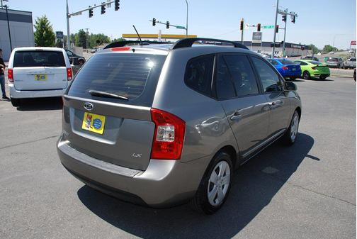 2009 Kia Rondo LX