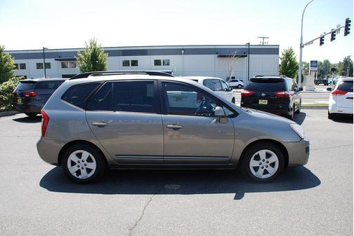 2009 Kia Rondo LX