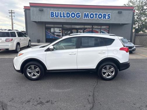 Super White 2015 Toyota RAV4 XLE