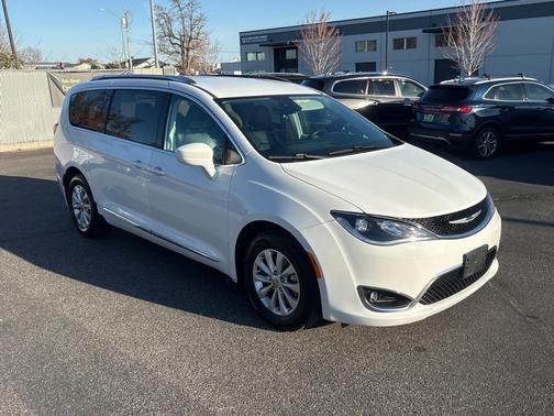 2019 Chrysler Pacifica Touring L