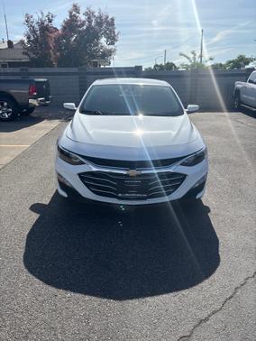 Summit White 2024 Chevrolet Malibu FWD 1LT