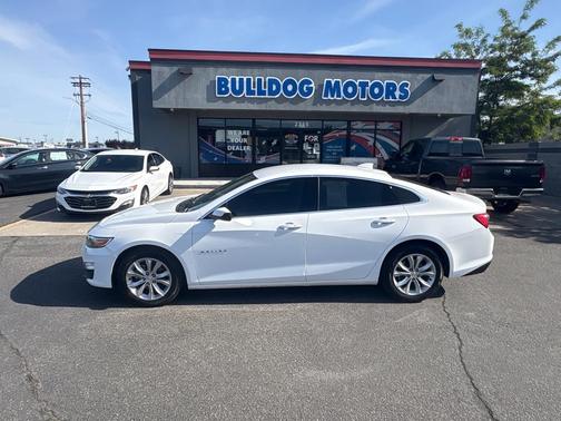 Summit White 2024 Chevrolet Malibu FWD 1LT