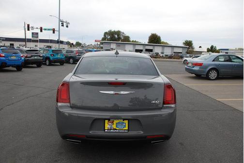 2019 Chrysler 300 S