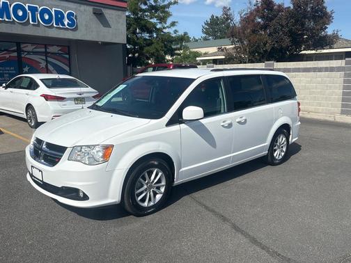 White Knuckle Clearcoat 2019 Dodge Grand Caravan SXT