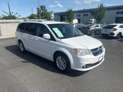 White Knuckle Clearcoat 2019 Dodge Grand Caravan SXT
