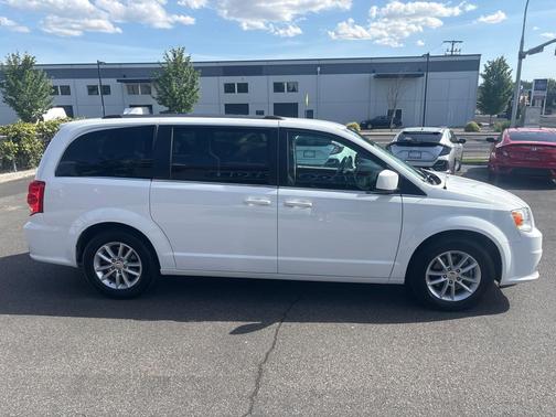 White Knuckle Clearcoat 2019 Dodge Grand Caravan SXT