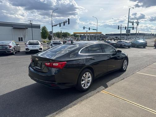Mosaic Black Metallic 2024 Chevrolet Malibu FWD 1LT