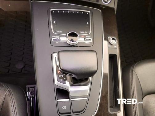 Photo 5 of 8 of 2018 Audi Q5 2.0T Tech Premium