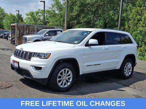 Bright White Clearcoat 2021 Jeep Grand Cherokee Laredo E