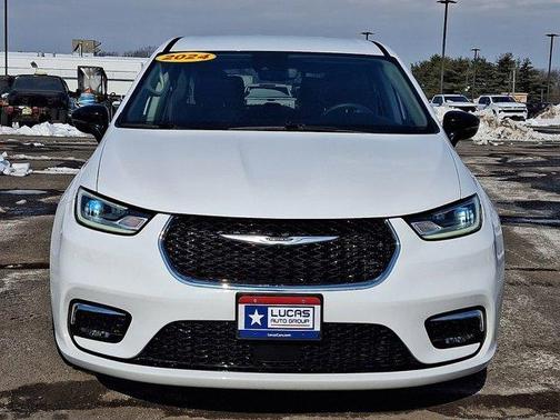 2024 Chrysler Pacifica Touring-L