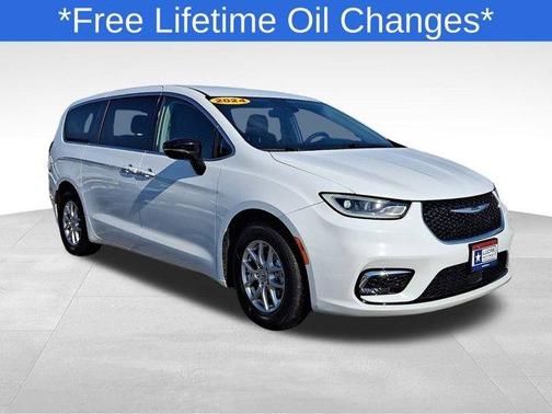 2024 Chrysler Pacifica Touring-L