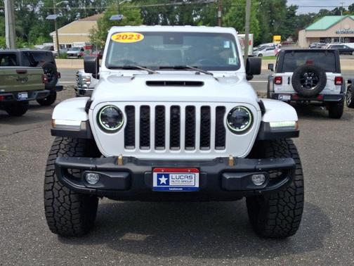 Bright White Clearcoat 2023 Jeep Wrangler Rubicon 392