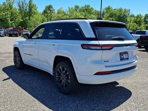 Bright White Clearcoat 2026 Jeep Grand Cherokee Limited