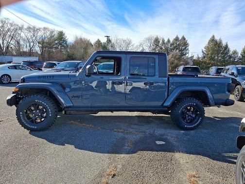 2026 Jeep Gladiator Sport