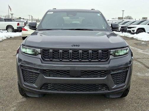 2026 Jeep Grand Cherokee Laredo