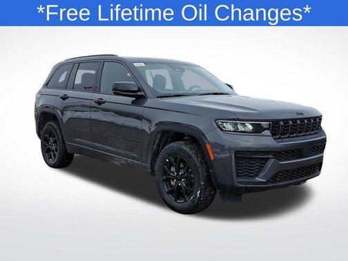Gray Metallic 2026 Jeep Grand Cherokee Laredo