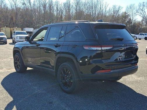 2026 Jeep Grand Cherokee Laredo
