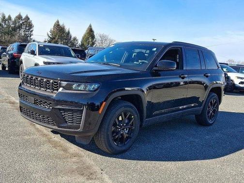 2026 Jeep Grand Cherokee Laredo