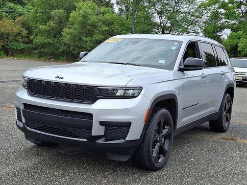 2022 Jeep Grand Cherokee L Laredo