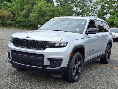 2022 Jeep Grand Cherokee L Laredo