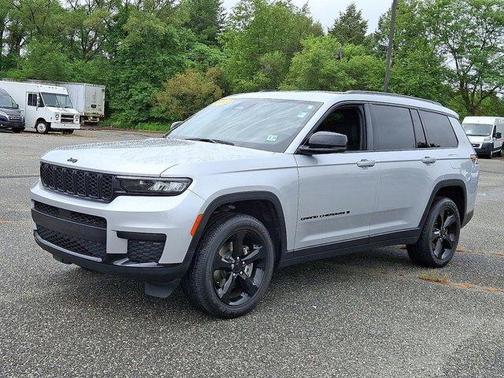 2022 Jeep Grand Cherokee L Laredo
