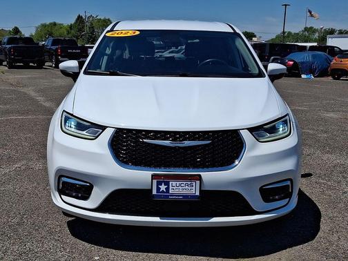 Bright White Clearcoat 2023 Chrysler Pacifica Touring-L