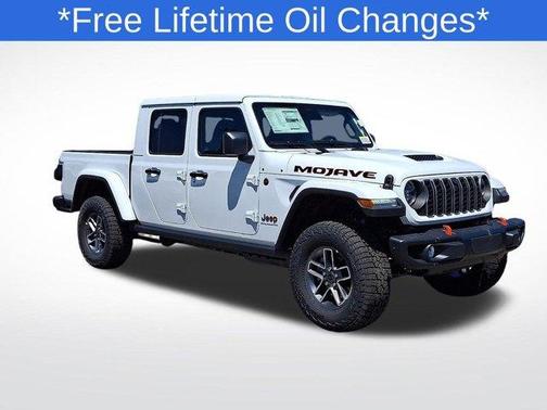 Bright White Clearcoat 2026 Jeep Gladiator Mojave