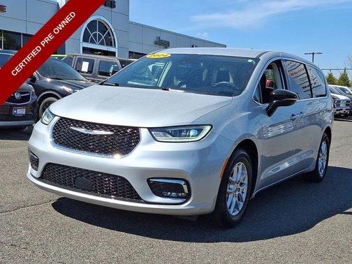 2024 Chrysler Pacifica Touring-L