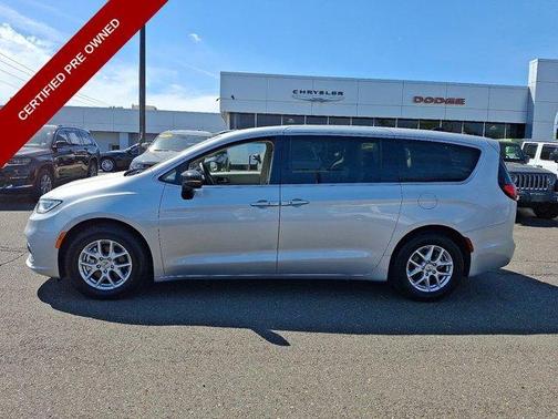 2024 Chrysler Pacifica Touring-L