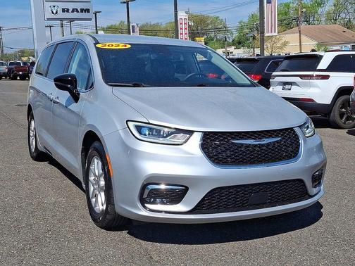 2024 Chrysler Pacifica Touring-L