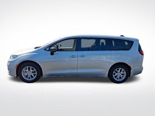 2024 Chrysler Pacifica Touring-L