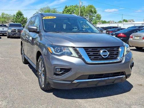 2019 Nissan Pathfinder SL