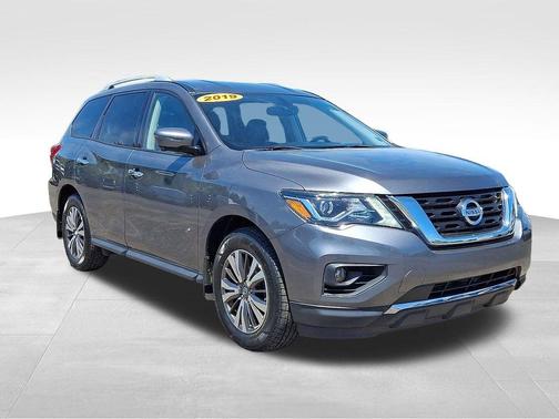 2019 Nissan Pathfinder SL