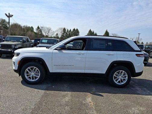 2025 Jeep Grand Cherokee Laredo