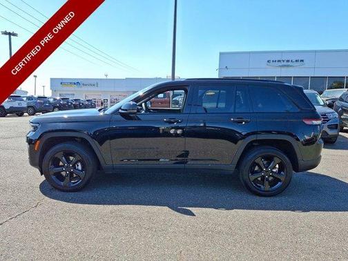 2024 Jeep Grand Cherokee Laredo