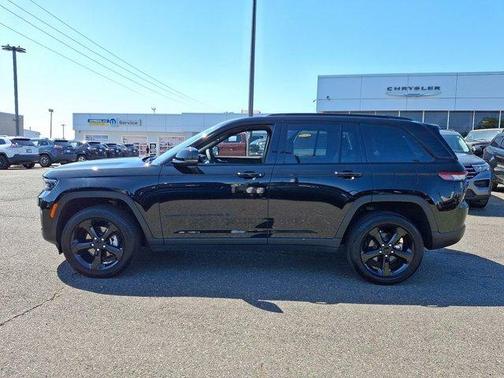 2024 Jeep Grand Cherokee Laredo