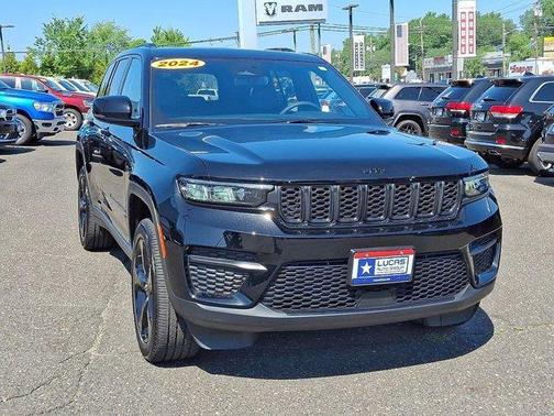 2024 Jeep Grand Cherokee Laredo