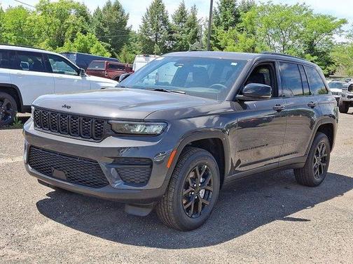 2025 Jeep Grand Cherokee Laredo