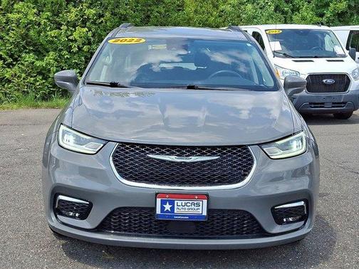 2022 Chrysler Pacifica Touring-L